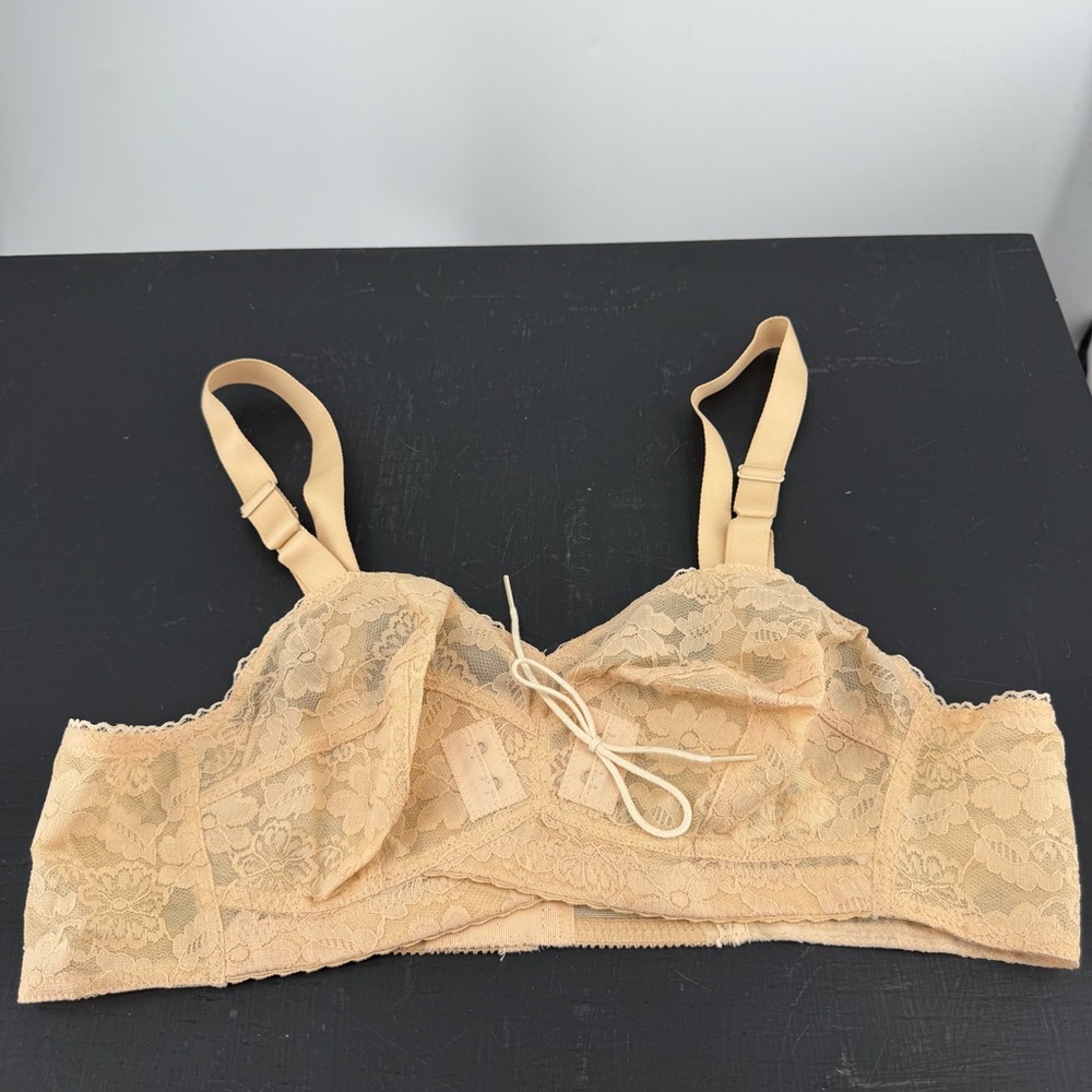 Vintage 70s May Marie Nude Lace No Underwire Bra 38A Pin Up Boudoir Made In USA